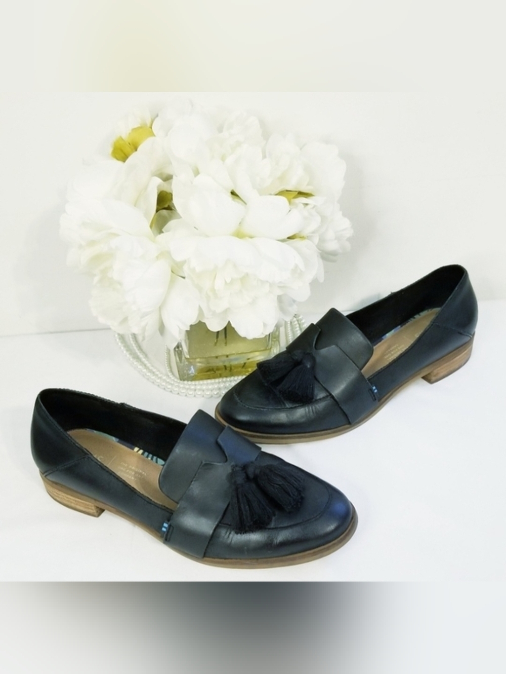TOMS Estel Loafers Black Leather with Tassels
